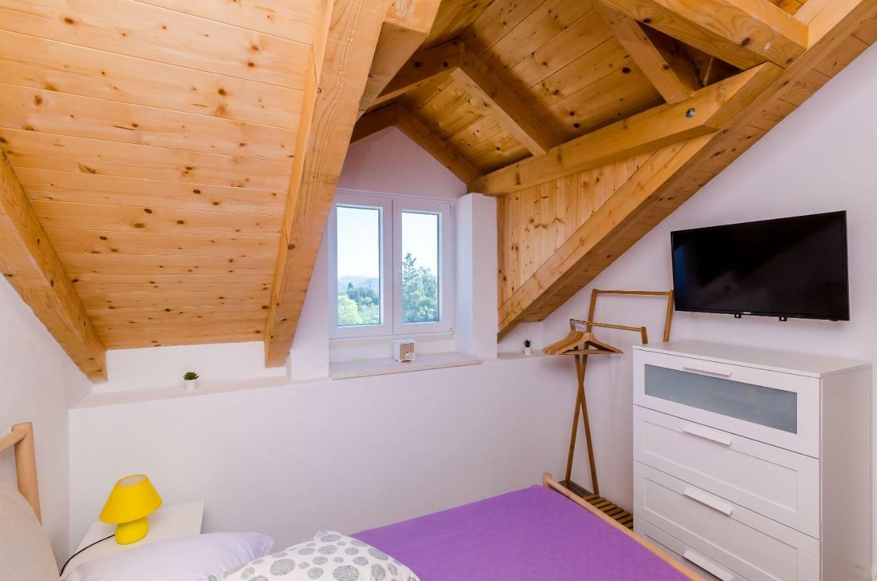 Apartments Korita Maranovici Екстер'єр фото